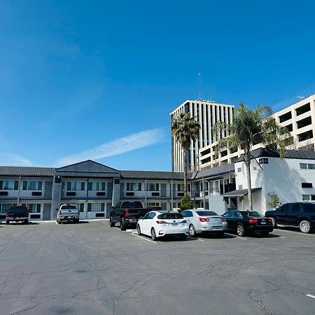 Surestay By Best Western Fresno Central Екстер'єр фото