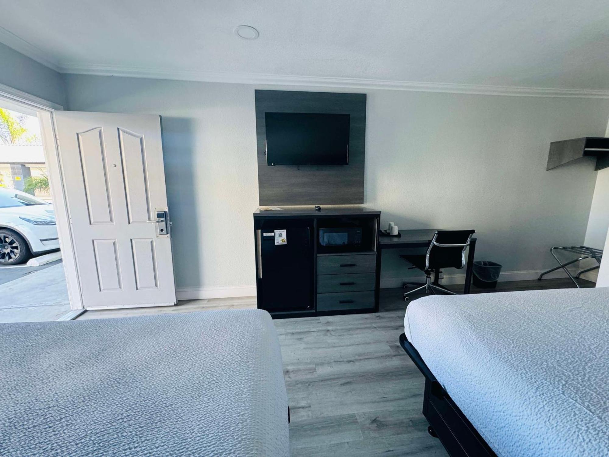 Surestay By Best Western Fresno Central Екстер'єр фото