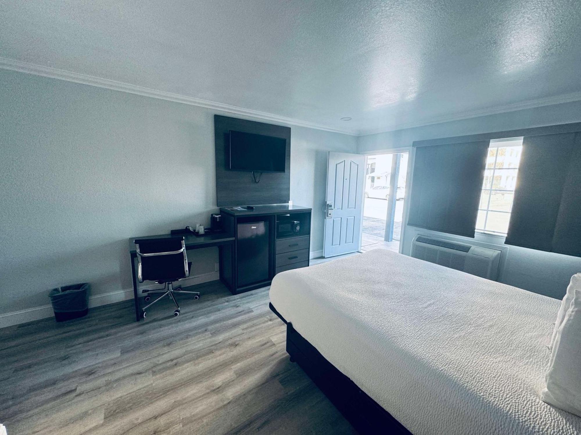 Surestay By Best Western Fresno Central Екстер'єр фото