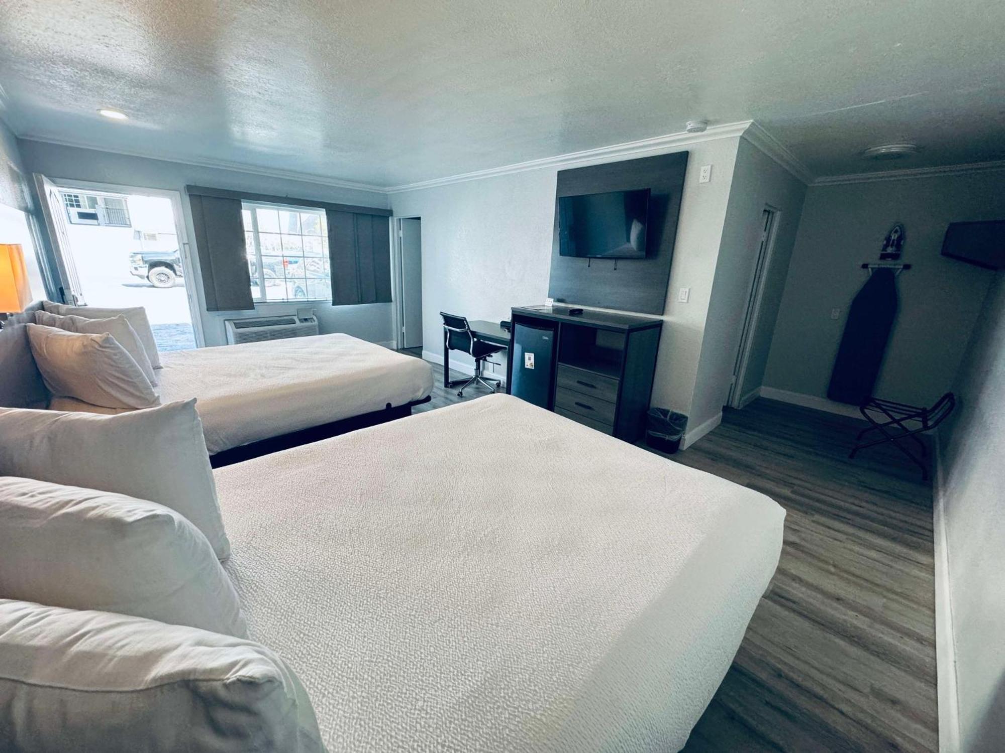 Surestay By Best Western Fresno Central Екстер'єр фото
